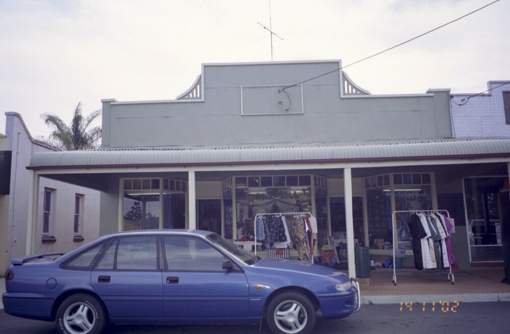 Unidentified building, Esk Shire Region, 2002