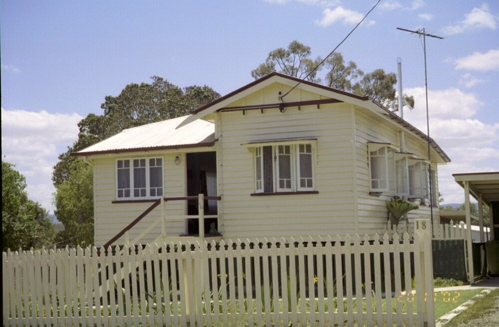 Unidentified house, Esk Shire Region, 2002