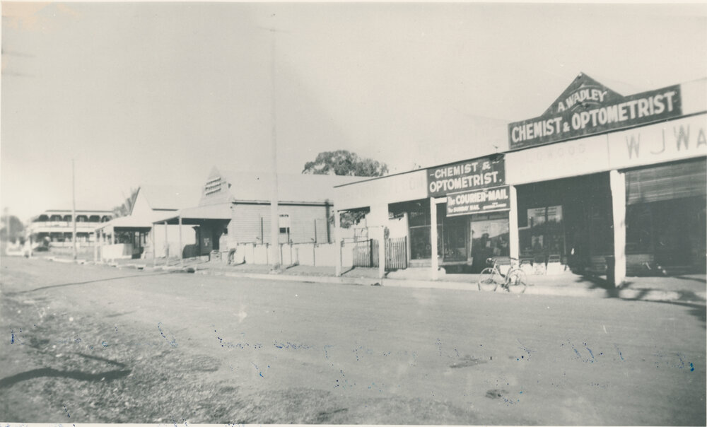 Main Street, Lowood
