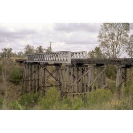 Lockyer railway bridge in Clarendon, 2002