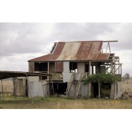 Ruined house, 541 Manon Road, Clarendon, 2002