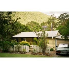 Cottage at Somerset Dam, 2002