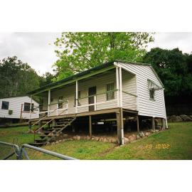 House on First Avenue, Somerset Dam, 2002