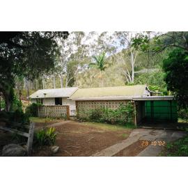House on Main Street, Somerset dam, 2002