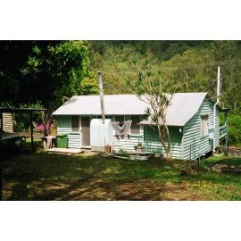 House at 2 Edward Street, Somerset Dam, 2002