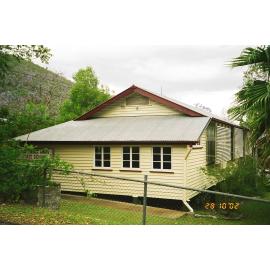 School building, Somerset dam, 2002