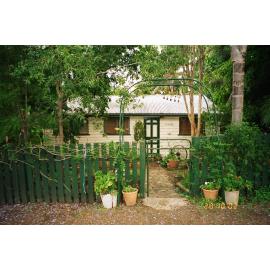 House on Second Avenue, Somerset Dam, 2002
