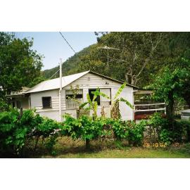 House on corner of Jubilee Street, Somerset Dam, 2002