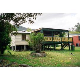 Cottage on Jubilee Street, Somerset Dam, 2002