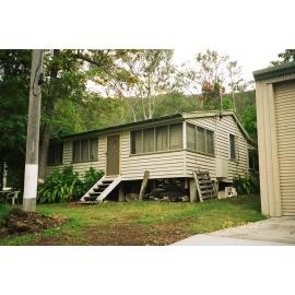 House on Second Avenue, Somerset Dam, 2002