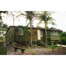 House on Second Avenue, Somerset Dam, 2002