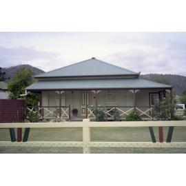 Unidentified house, Esk Shire Region, 2002