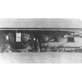 Blackbutt railway station