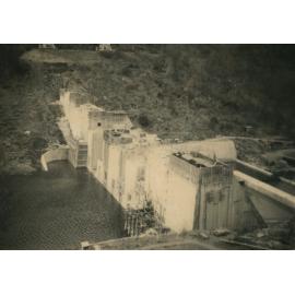 Somerset Dam wall under construction