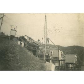 Metal crusher, Somerset Dam construction