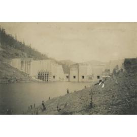 Somerset dam wall under construction