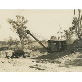 5/8 Priestman shovel loading sand in Sandpit B to be used in the construction of Somerset Dam : photographed on 8/4/1937