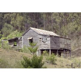 House on Jim Sue Road, Dundas, 2002